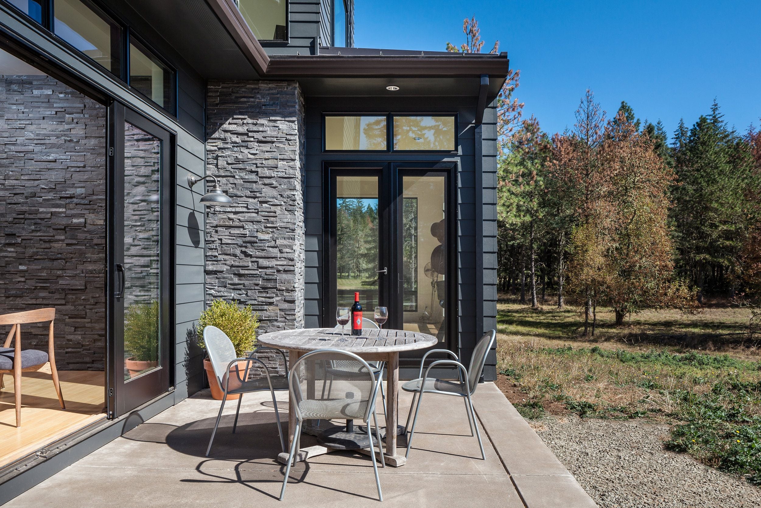 Exteriors Image -5c8266cd7c4ff